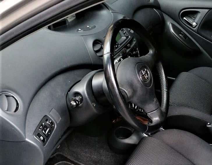 Steering wheel spacer for Toyota Yaris mk1